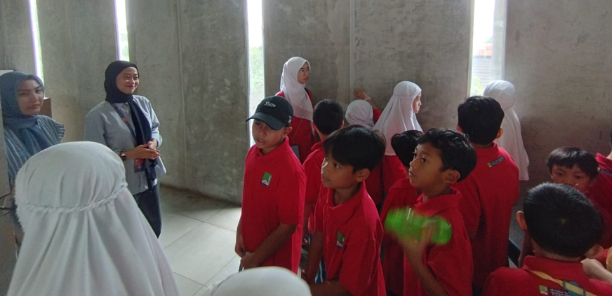 Wisata Literasi Al Azhar Syifa Budi Jakarta